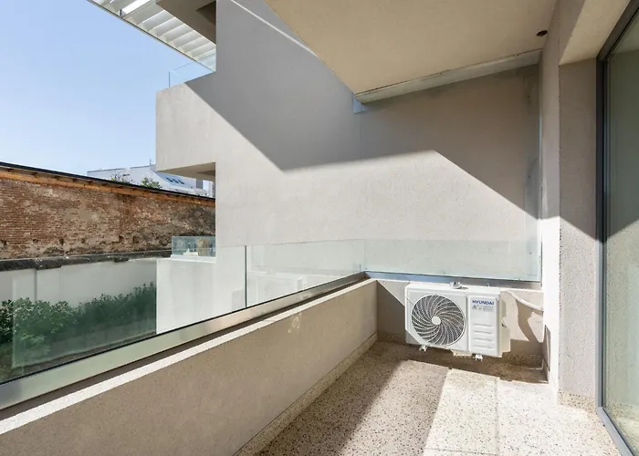 Zen 1 & 2 - With Parking ブカレスト